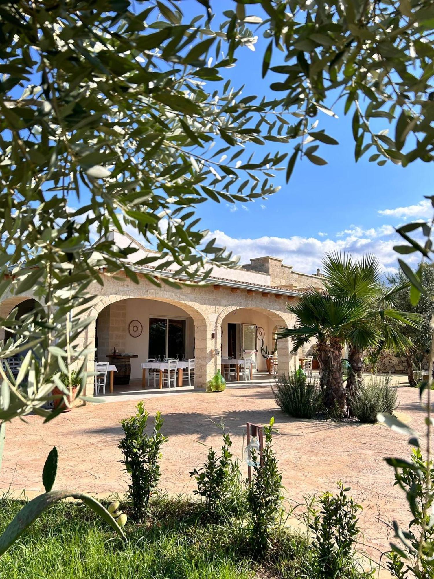 Relais Tenuta Campi Martano Exteriör bild